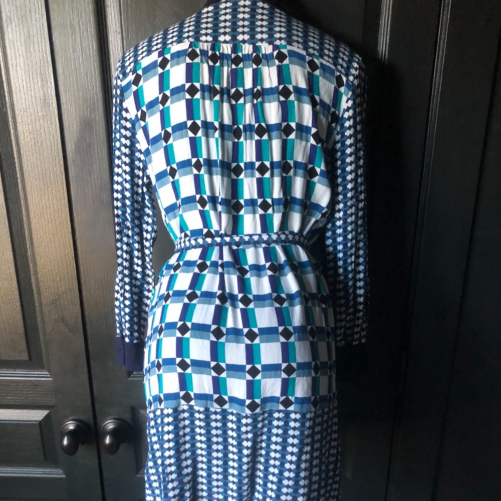 Geometric Dress with Matching Sash - Picture 3 of 9
